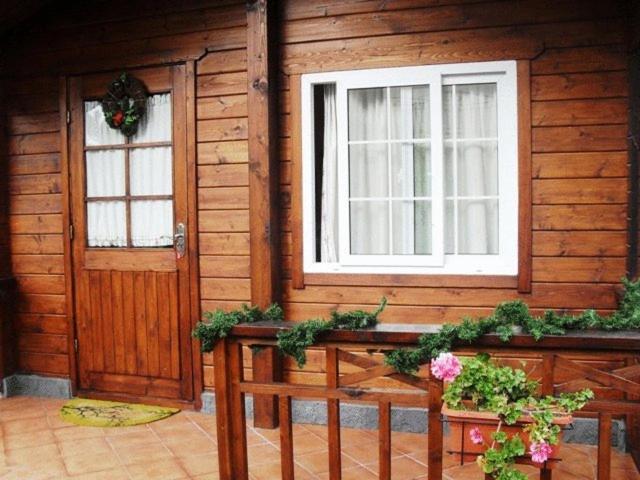 ニコロージ Etna Hut Bed & Breakfast エクステリア 写真