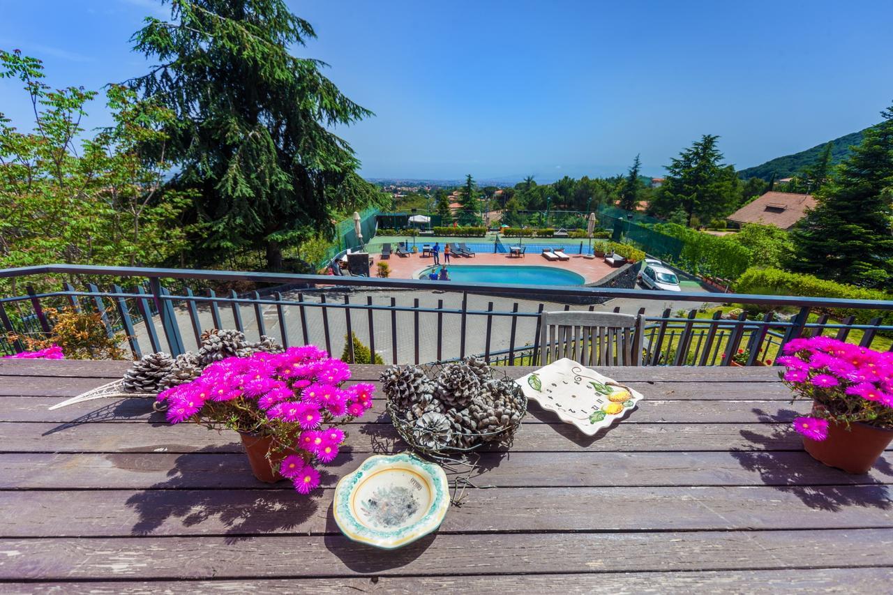 ニコロージ Etna Hut Bed & Breakfast エクステリア 写真